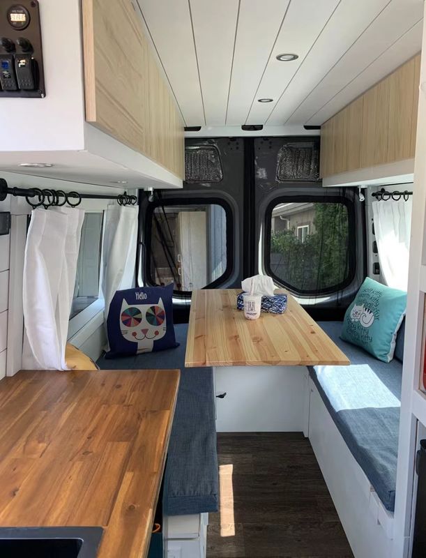 High Strength RV Window Acrylic Sheet Providing Protection and Longevity for Windows Installed on Different Types of RVs